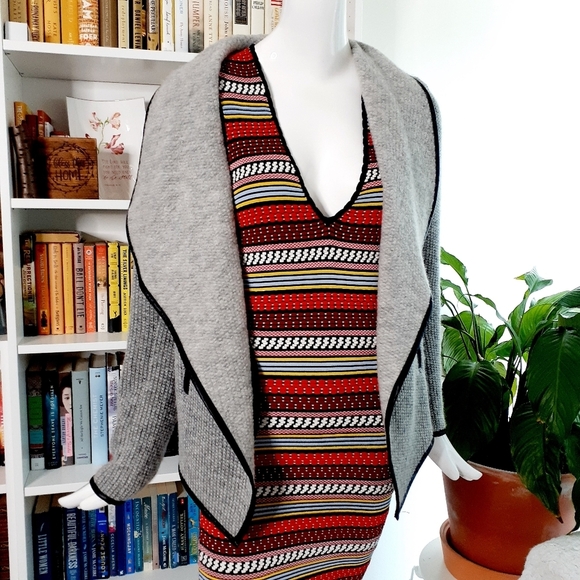 Cupcakes and Cashmere Sidney Draped Jacket - Picture 7 of 10